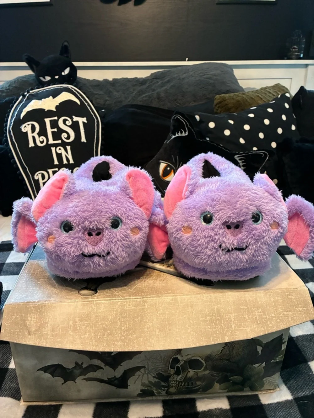 Dolls kill Plush Purple Bat Slippers - Cute Halloween Kawaii NWOT size 8 - Picture 4 of 8
